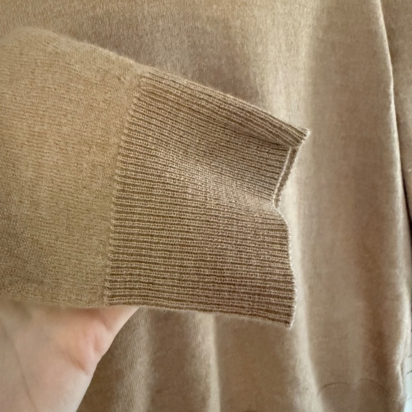 Saks Fifth Avenue | Halston | Size L | 100% Merino Wool Turtleneck Sweater - Picture 5 of 6